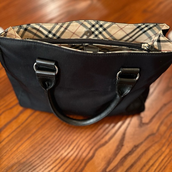 Burberry blue label purse with nova check accents - Picture 1 of 7
